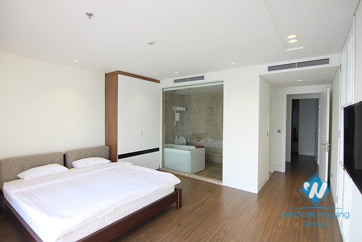 Lake view 02 bedrooms apartment for rent in Tay Ho district 