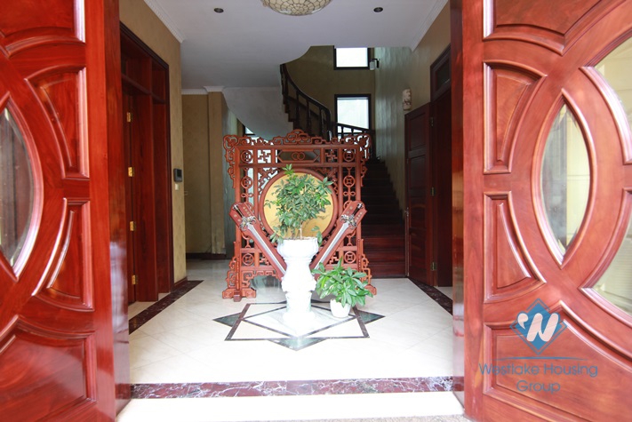 A 600 sqm villa with garden yard and terrace available for rent in Tay Ho
