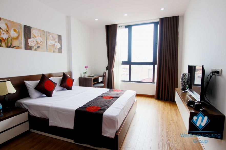 Modern , serrviced apartment for rent on Lieu Giai, Ba Dinh