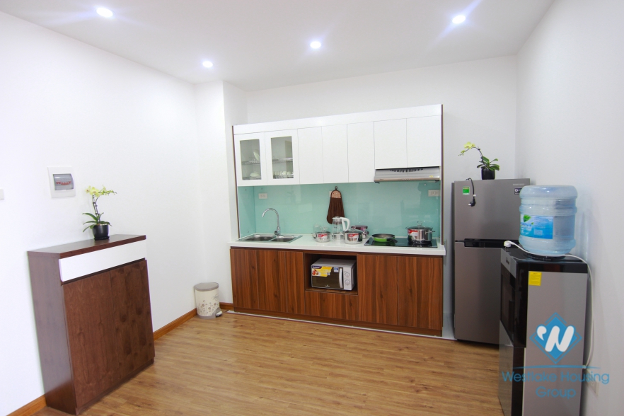 Modern , serrviced apartment for rent on Lieu Giai, Ba Dinh
