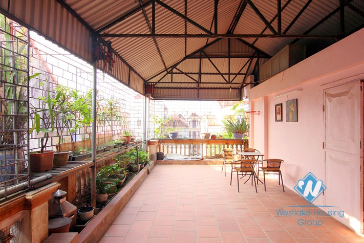 Private house with 4 bedrooms for rent in Au Co st, Tay Ho district.