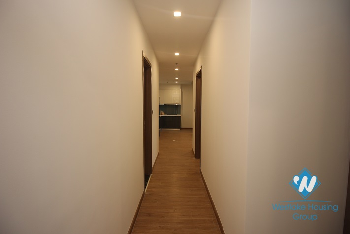 Brand new apartment for rent in Vinhome Metropolis, Ba Dinh District 