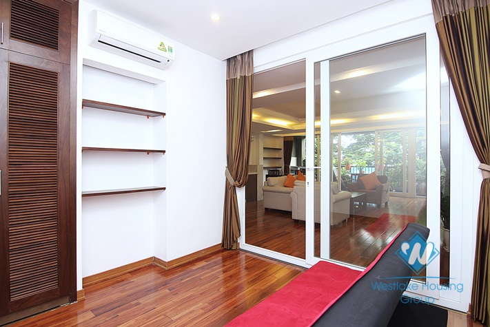 Lake view 3 bedrooms apartment for rent in Quang Khanh st, Tay Ho district
