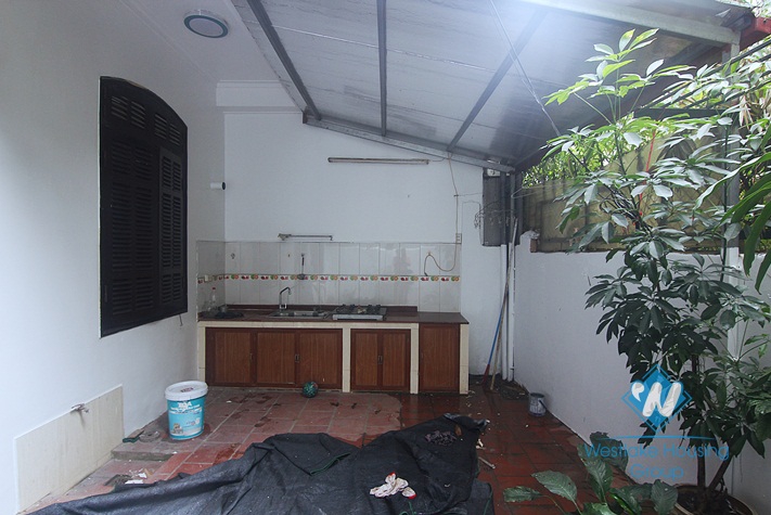 A good house for rent on Dang Thai Mai street, Tay Ho District