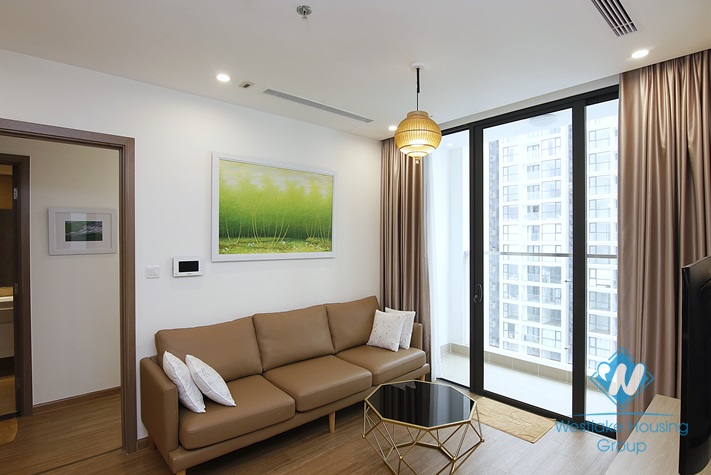 High floor 2 bedrooms apartment for rent in Skylake building, Cau Giay