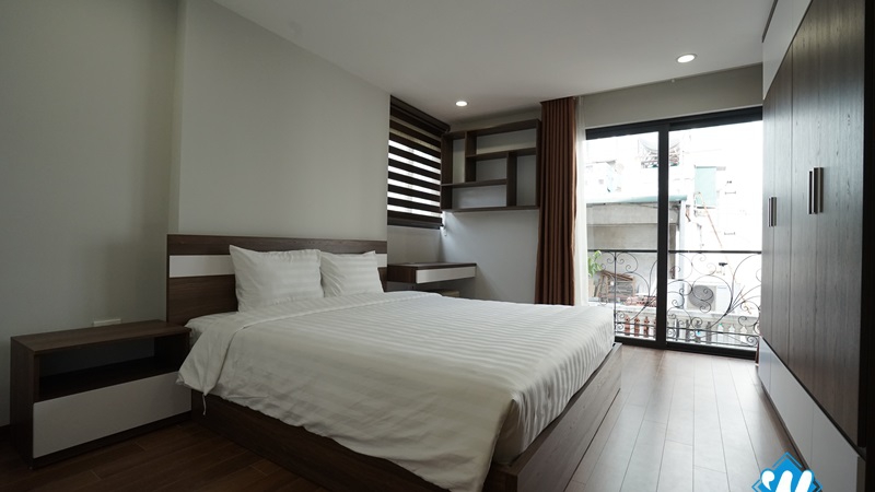 Modern apartment with a balcony and lake view on Kim Ma Str