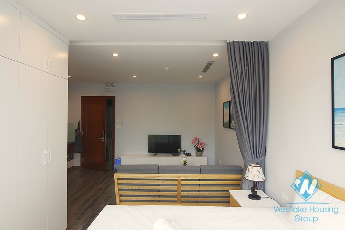Bright studio for rent in Hoang Hoa Tham st, Ba Dinh