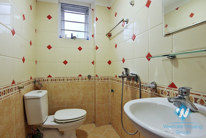 A good deal for 3 bedroom  house in Xuan dieu, Tay ho, Ha noi