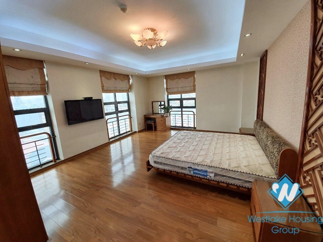 Spacious three bedrooms apartment for rent in Doi Can, Ba Dinh