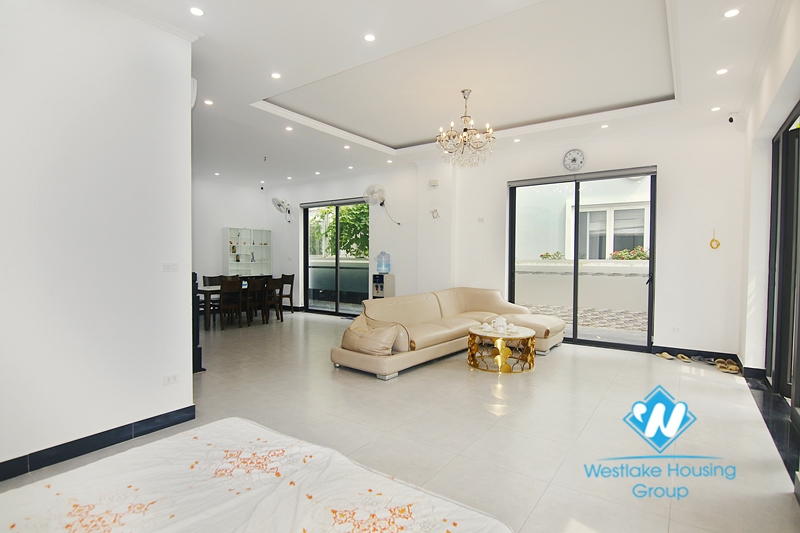 Cheap price 4 bedroom house for rent in Anh Dao Vinhomes Riverside.