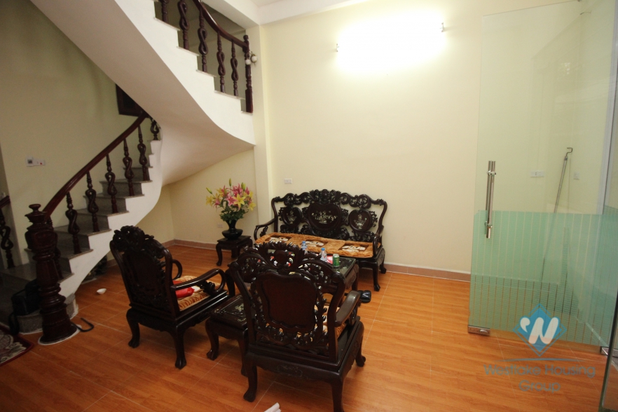 House with 5 bedrooms for rent in Ba Dinh District, Ha Noi 