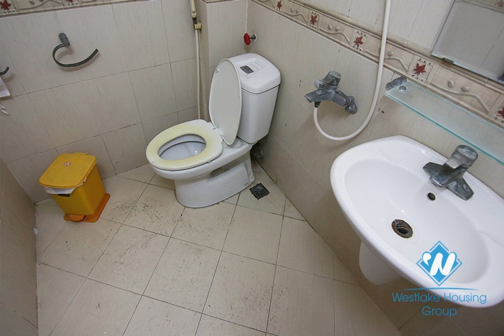 Cheap house for rent with 5 bedrooms in Ba Dinh district