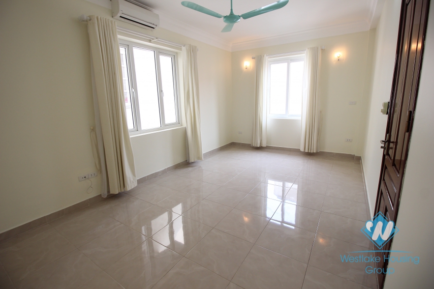 Large house with 5 bedrooms and 5 bathrooms for rent in Tay Ho, Hanoi