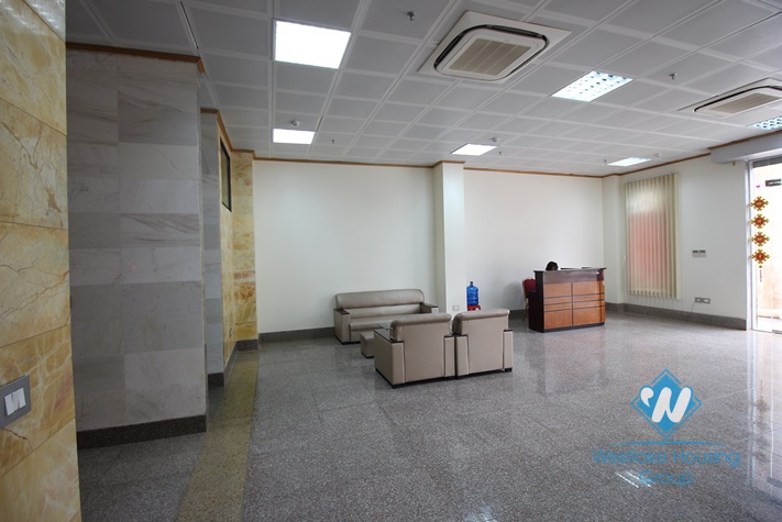 Large office for rent in Lac Long Quan street, Tay Ho , Ha Noi