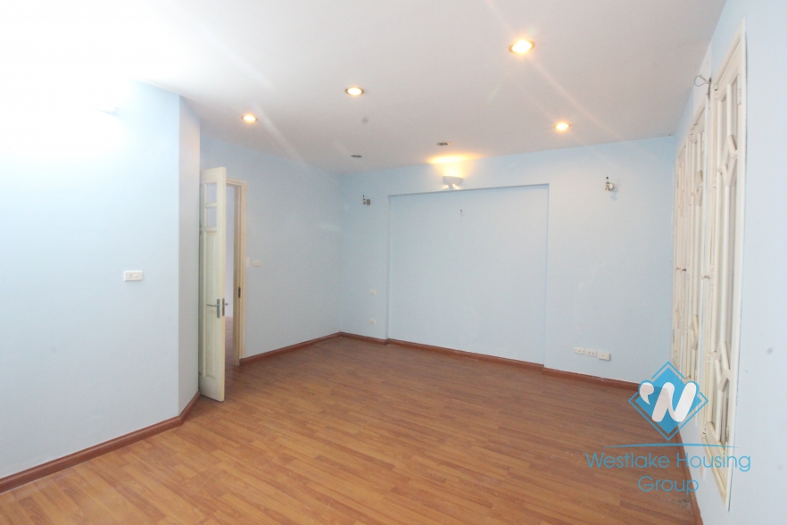 Large Office / House for lease in Ba Dinh district.