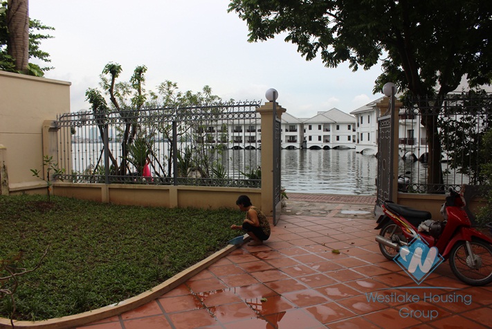 Lake view, Nice house for rent in Tay Ho.