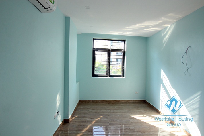 Big office for rent in main road of Lac long quan, Tay ho