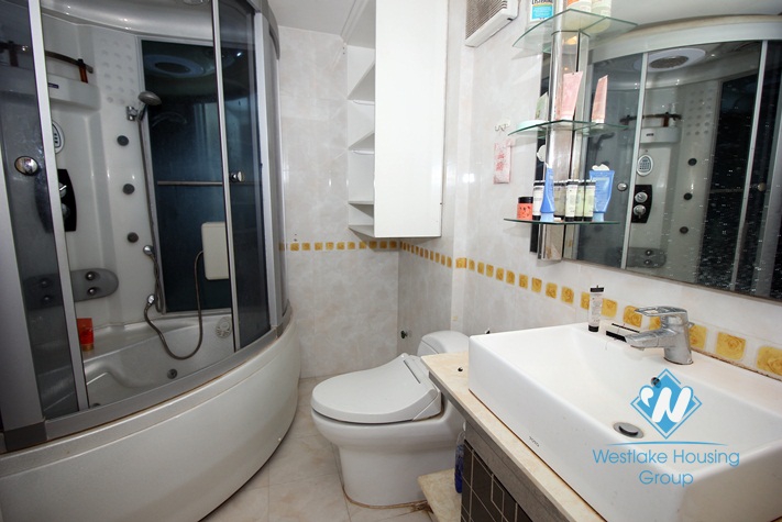 A 3 bedroom apartment with nice view in Cau giay, Ha noi