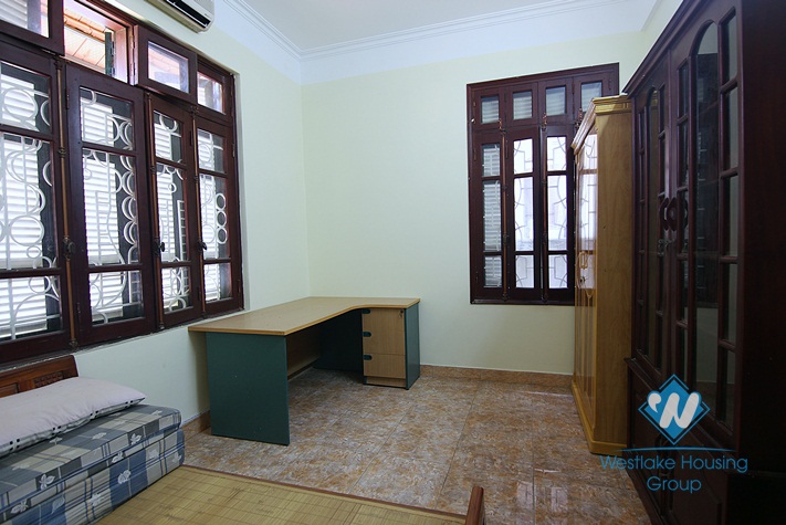 A 6 bedroom house with big yard for rent in Au co, Tay ho