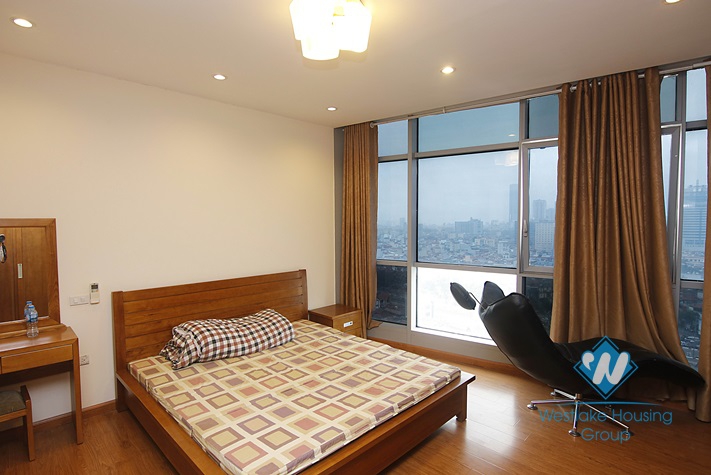 Spacious three bedrooms apartment for rent in Tran Duy Hung, Cau Giay