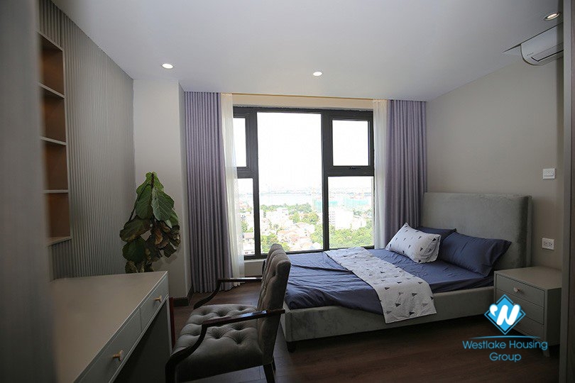 Luxury furnished 3-bedroom apartment with lake view for rent at D 'Leroi Soleil, West Lake