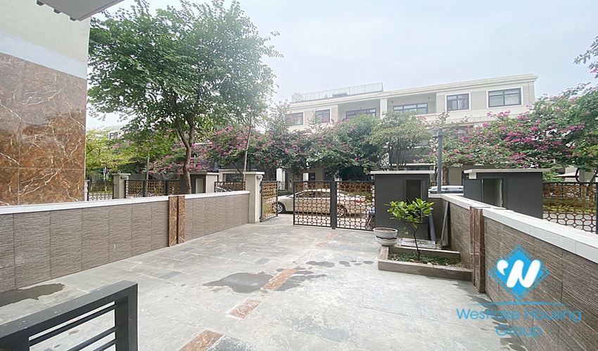 Beautiful 4 bedroom house with for rent in Start lake, Tay Ho, Hanoi
