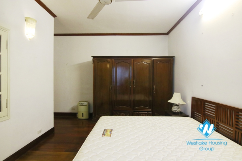 Green and airy house for rent in Hai Ba Trung district, Ha Noi