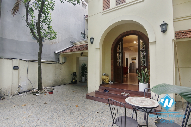 The house has good space 3 bedrooms for rent near the French international school.