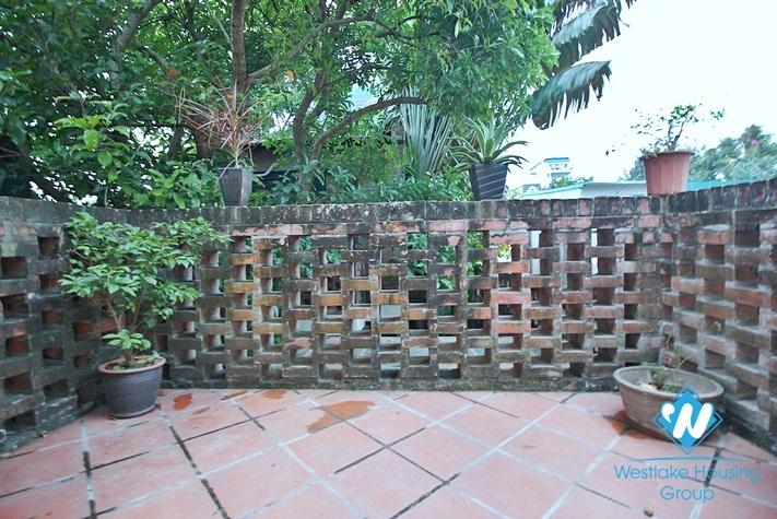 Lovely small house for rent in Dang Thai Mai st, Tay Ho district 