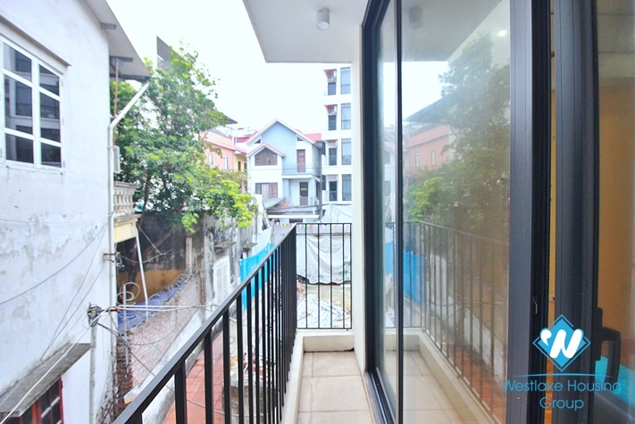 A good 5 bedrooms house in Lac long quan, Tay ho