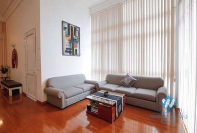 Modern, lake-view apartment for rent in Xuan Dieu street