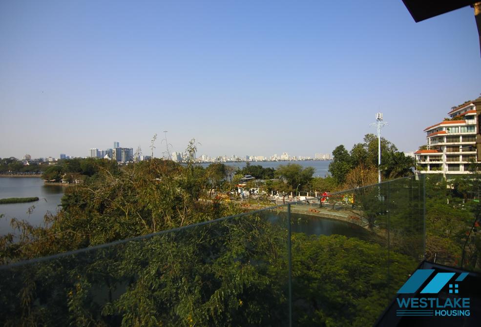 Căn hộ duplex 2 phòng ngủ view hồ cho thuê tại Trúc Bach,Ba Đình Hà Nội