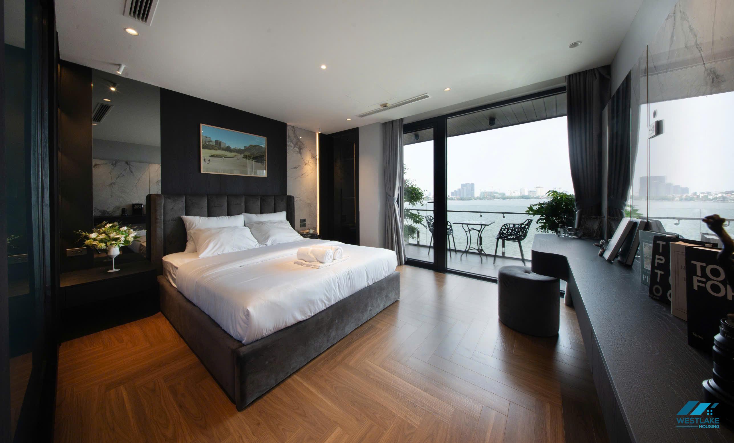 Lake view apartment for rent on Tay Ho, Ha Noi Lake view apartment for rent on Tay Ho, Ha Noi