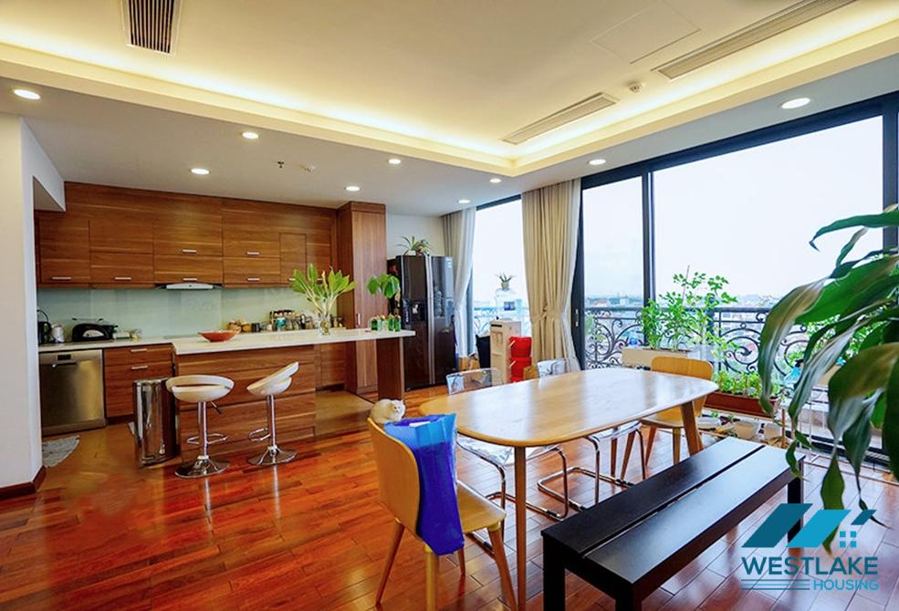 Penhouse lake view 4 bedrooms apartment for rent in Xuan Dieu st, Tay Ho
