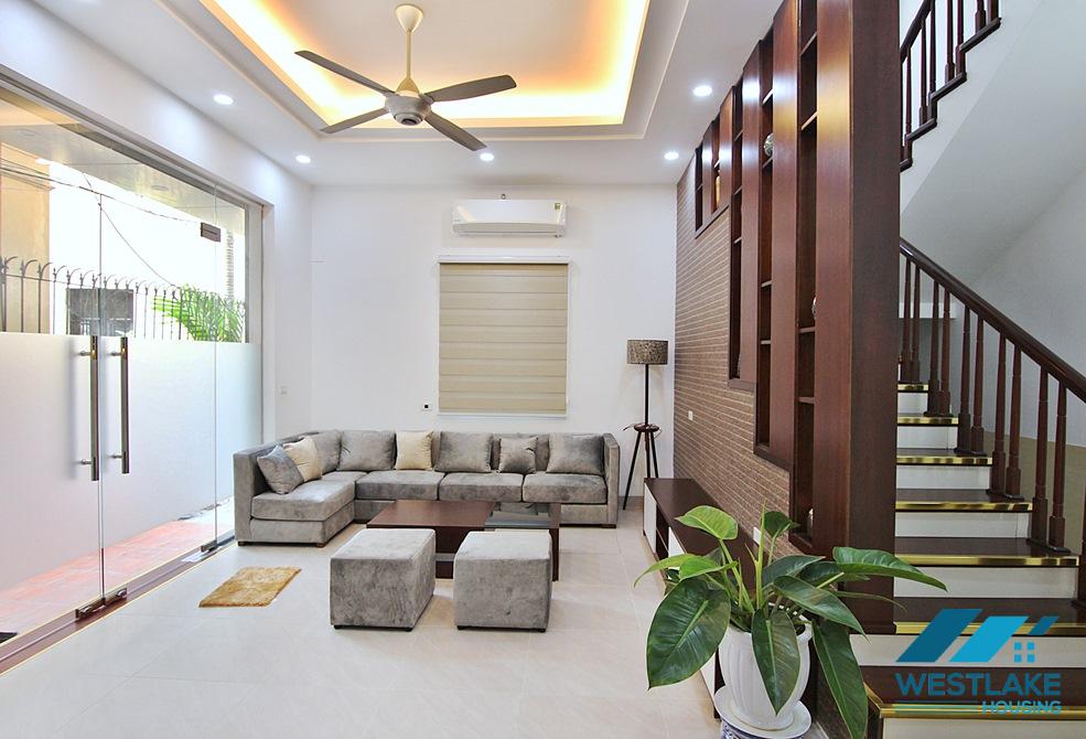 Cho Thuê Nhà 5 Phòng Ngủ 4 Phòng Tắm Mới Tại Đường Âu Cơ Tây Hồ, Hà Nội Cho Thuê Nhà 5 Phòng Ngủ 4 Phòng Tắm Mới Tại Đường Âu Cơ Tây Hồ, Hà Nội