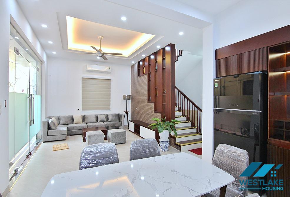 Cho Thuê Nhà 5 Phòng Ngủ 4 Phòng Tắm Mới Tại Đường Âu Cơ Tây Hồ, Hà Nội Cho Thuê Nhà 5 Phòng Ngủ 4 Phòng Tắm Mới Tại Đường Âu Cơ Tây Hồ, Hà Nội