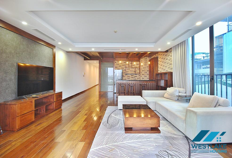 Lake view aprtment with big balcony for rent in Tu Hoa st, Tay Ho
