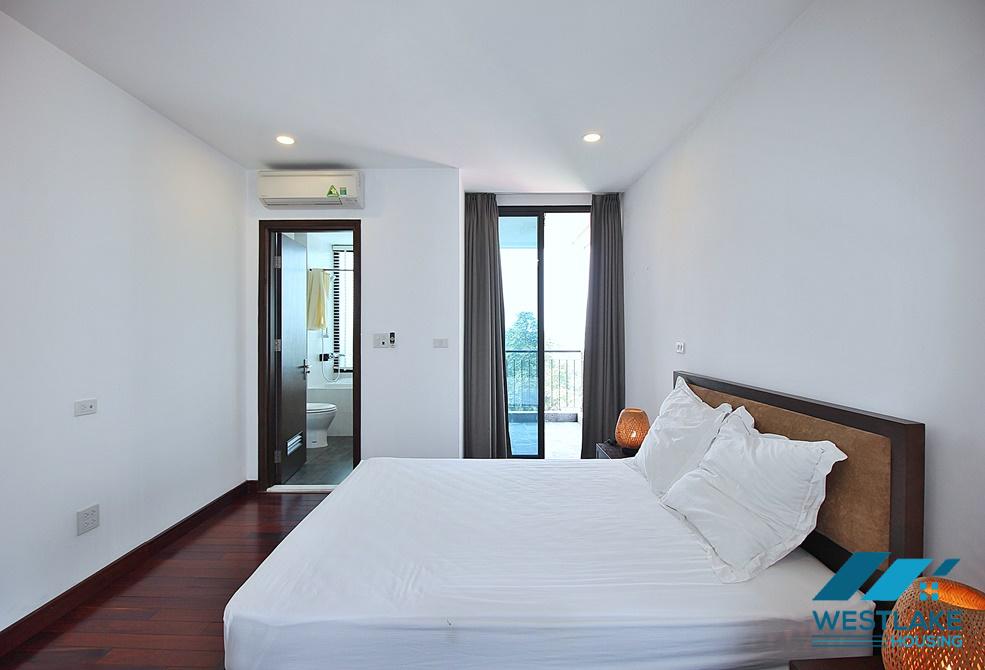 High floor (7th) apartment with lake view for rent in Dang Thai Mai st, Tay Ho