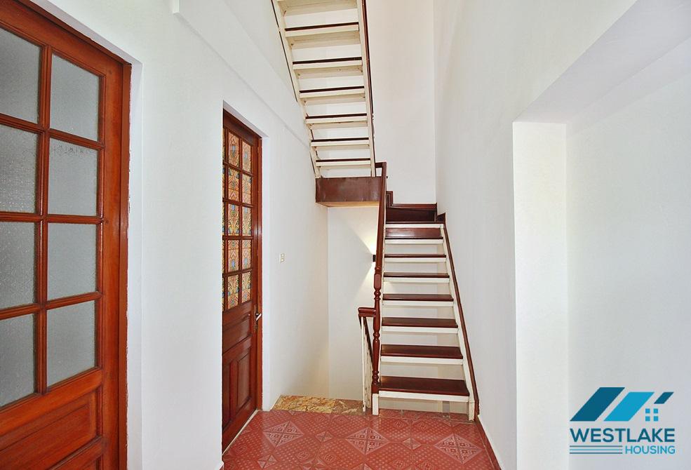 Cho Thuê Nhà 3 Phòng Ngủ Mới Sửa Lại Tại Phố Tây Hồ, Hà Nội