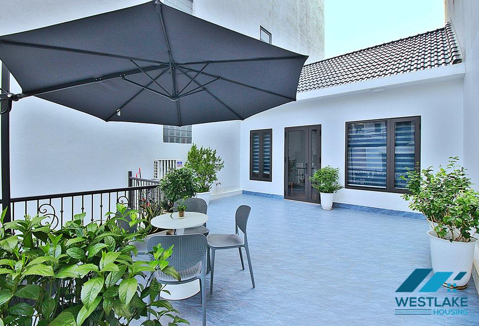 Nhà Đẹp 3 Phòng Ngủ 3 Phong Tắm Sân Vườn Rộng Cho Thuê Tại Đặng Thai Mai, Quận Tây Hồ