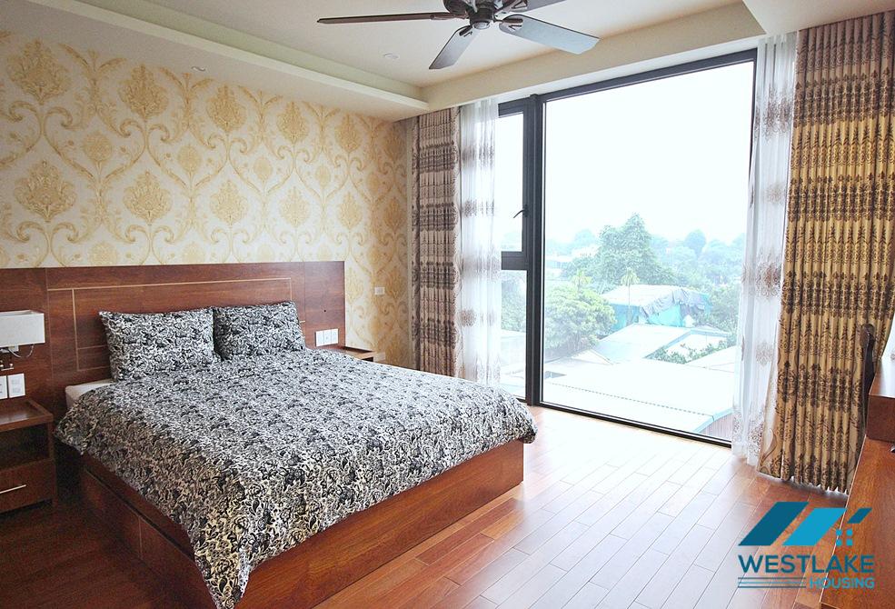 Cho Thuê Căn Hộ 3 Phòng Ngủ Sáng Thoáng Tại Đặng Thai Mai,Tây Hồ