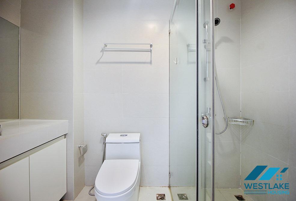 Cho Thuê Căn Hộ 2 Phòng Ngủ Tầng 2 Ban Công View Hô Đẹp Và Quyến Rũ Ở Tây Hồ, Hà Nội