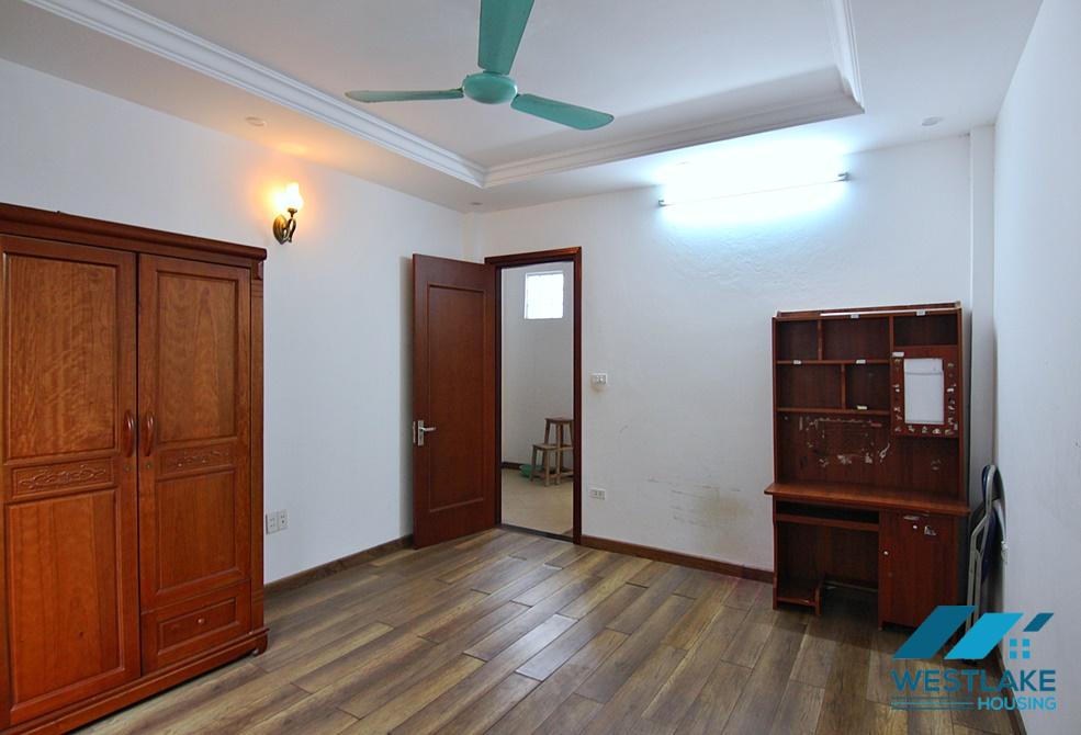 A cheap 3 bedroom house for rent in Au co, Tay ho