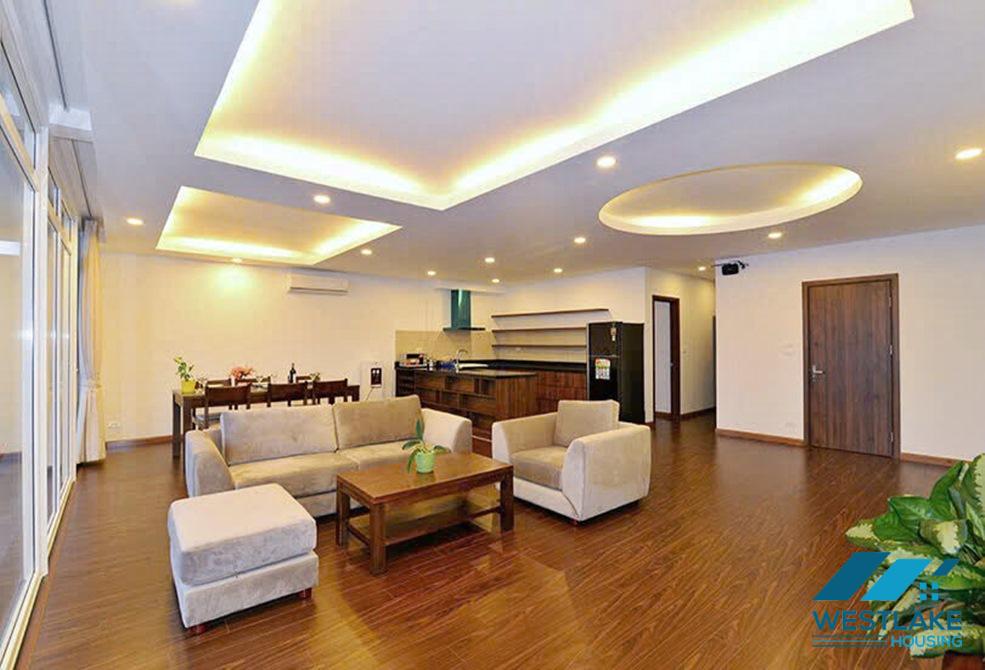Cho Thuê Căn Hộ 3 Phòng Ngủ Đẹp, Ban Công Rộng Thoáng Sáng Tại Từ Hoa, Tây Hồ