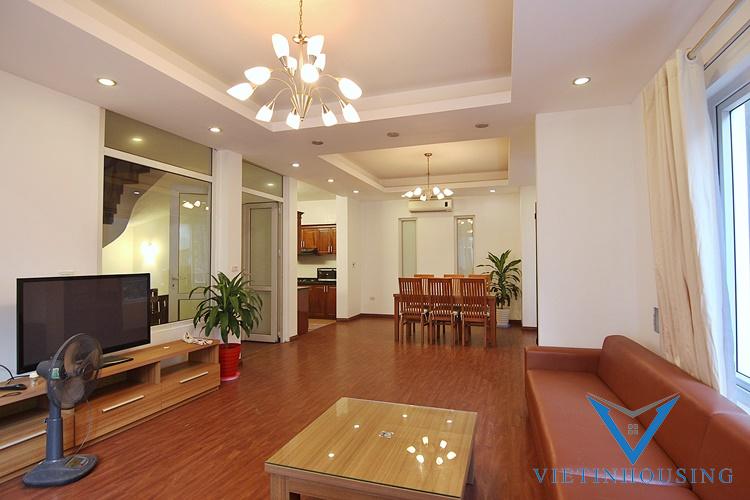nhà đẹp 4 ngủ 4 vệ sinh tại phố xuân diệu.tây hồ cho thuê