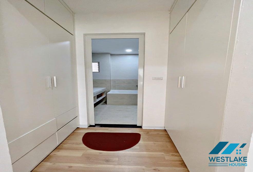 Cho Thuê Căn Hộ 1 Phòng Ngủ  Rộng Đẹp Tại Xuân Diệu Tây Hồ, Hà Nội 