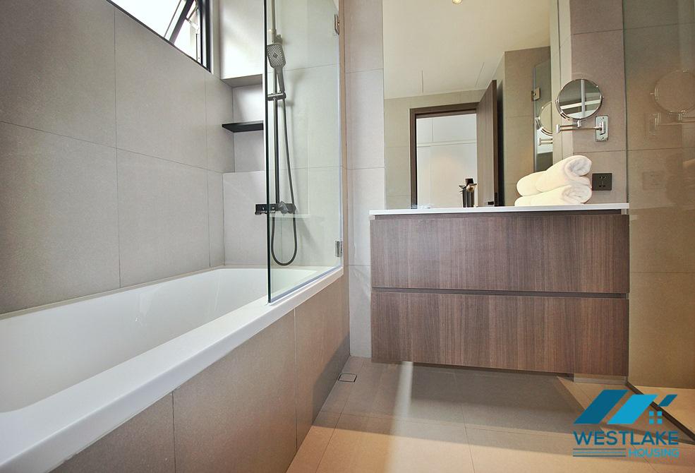 Cho Thuê Căn Hộ Cao Cấp 3 Phòng Ngủ View Hồ Đẹp Tại Quảng Khánh, Tây Hồ