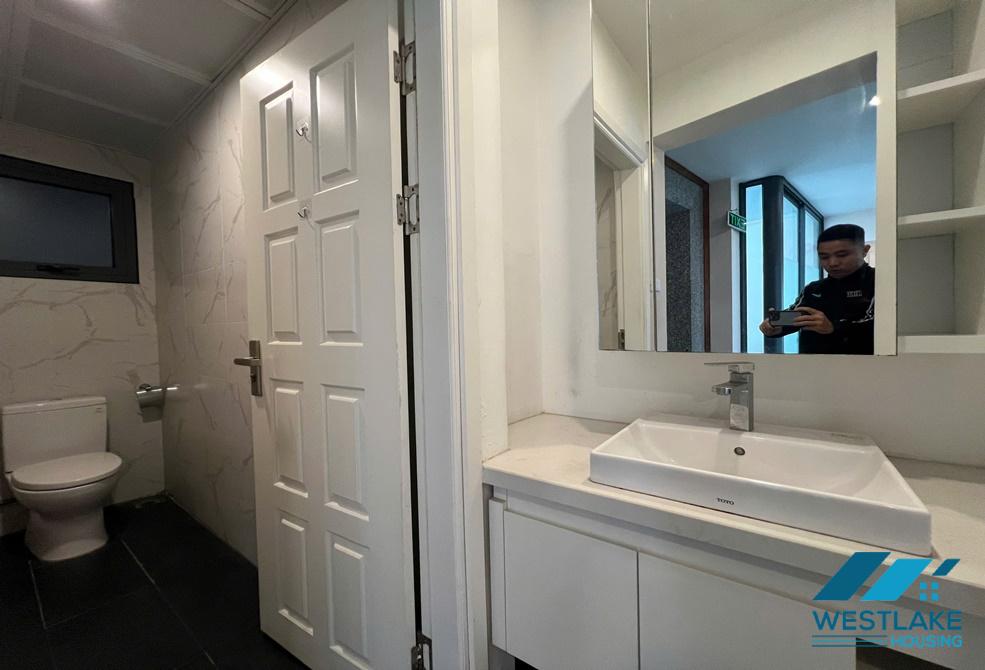 Lake view 2 bedrooms apartment for rent in Truc Bach area