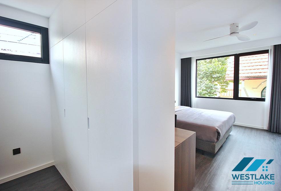 Renovated 3 bedrooms apartment with lake view for rent in Quang Khanh st, Tay Ho