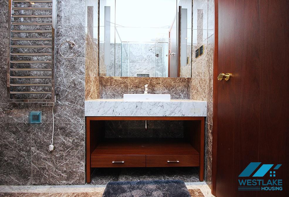 Căn hộ một phòng ngủ hiện đại cho thuê tại Trúc Bạch, Ba Đình